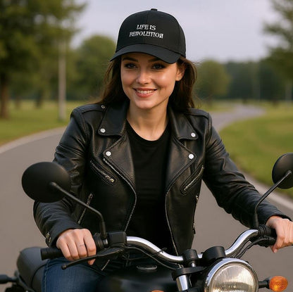 LIFE IS REVOLUTION, Trucker-Cap aus Bio-Baumwolle