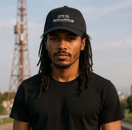 LIFE IS REVOLUTION, Trucker-Cap aus Bio-Baumwolle